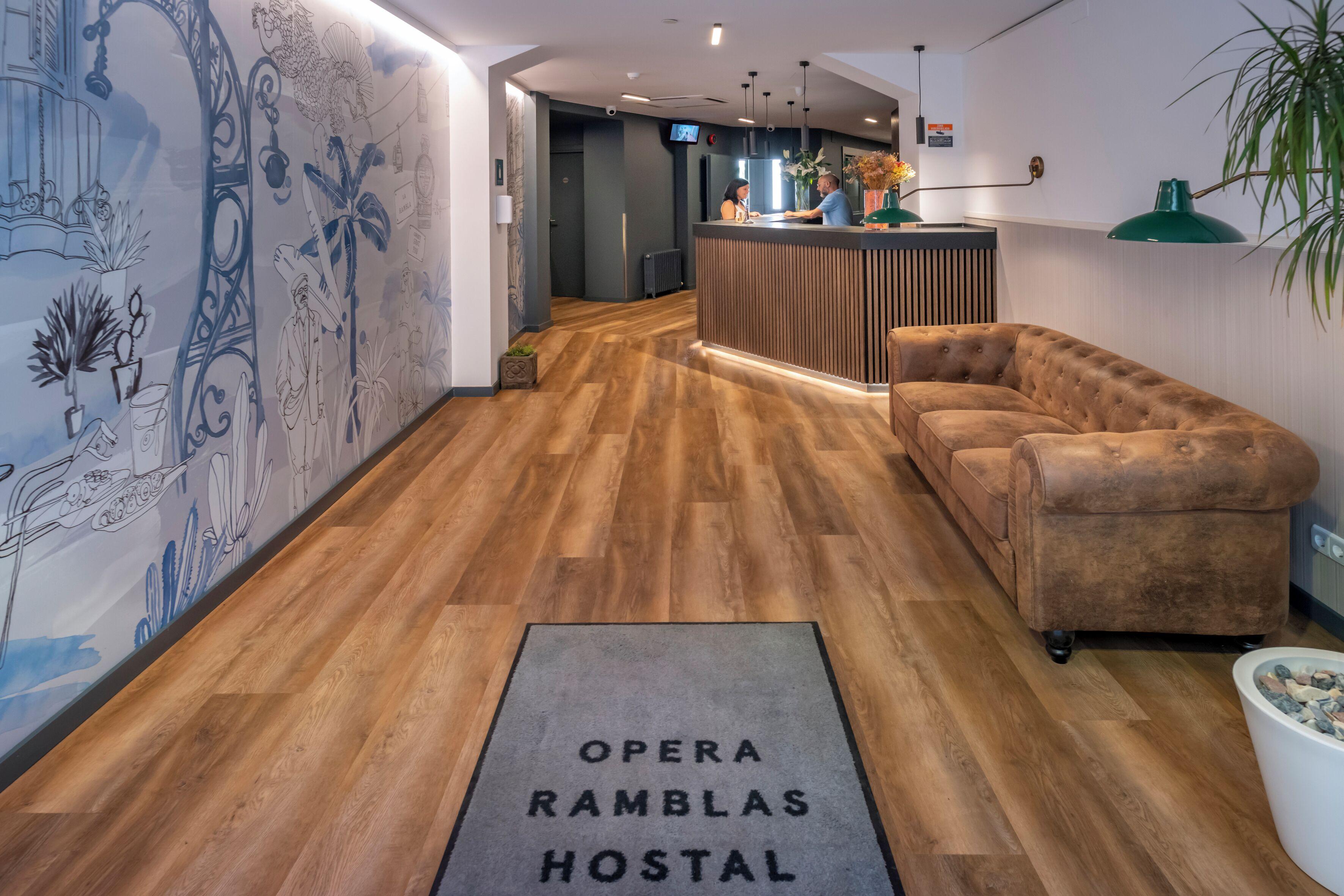 Hostal Operaramblas — Fotos 1